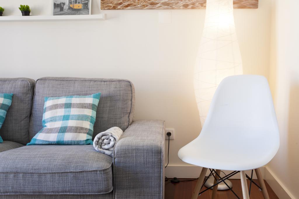 Joivy Joyful 2Br Apt With Terrace Nearby Sao Bento Palace Lisboa Habitación foto