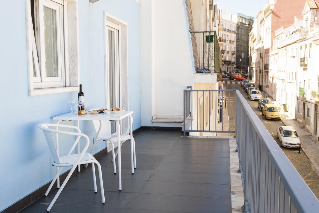 Joivy Joyful 2Br Apt With Terrace Nearby Sao Bento Palace Lisboa Habitación foto