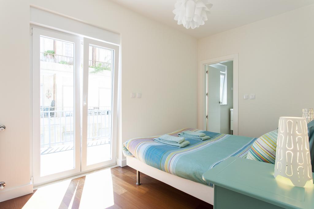 Joivy Joyful 2Br Apt With Terrace Nearby Sao Bento Palace Lisboa Exterior foto